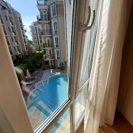 2-bedroom Pool View Sunny