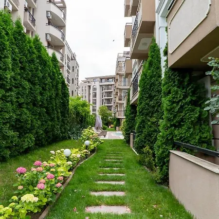 2-bedroom Pool View Sunny 公寓 阳光海滩