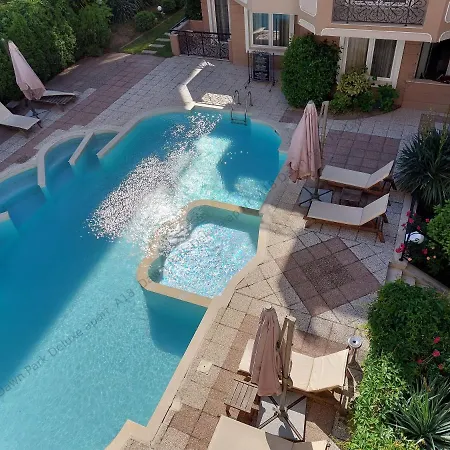 Apartment 2-bedroom Pool View Sunny *