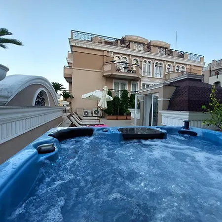 2-bedroom Pool View Sunny