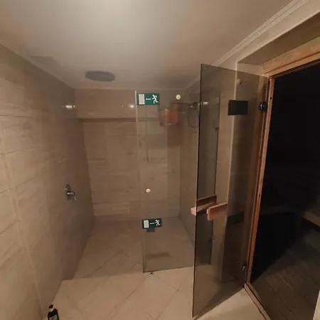 2-bedroom Pool View Sunny Apartment Slantschew brjag